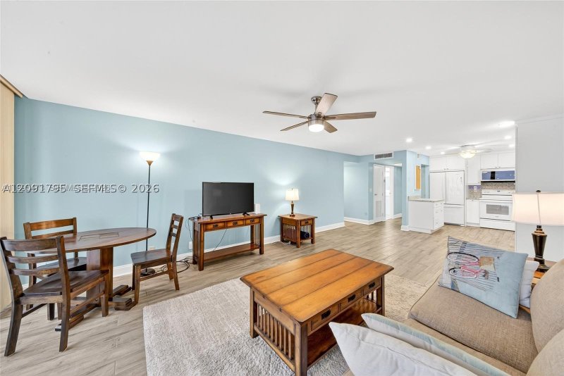 Property photo # 8
