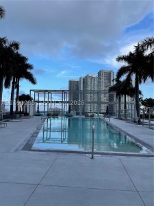 Comprar apartamento en Midtown Miami 4 H2501