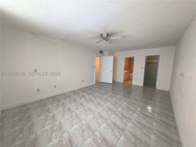 Comprar apartamento no Oxford Towers 605