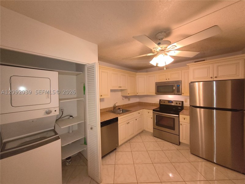 Condo for sale at Oxford Towers 605