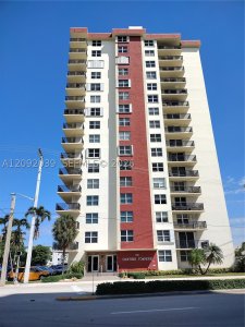 Comprar apartamento no Oxford Towers 605
