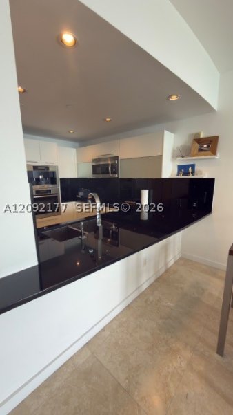 Alquiler de apartamento en Jade Ocean 1506