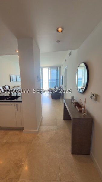 Alquiler de apartamento en Jade Ocean 1506