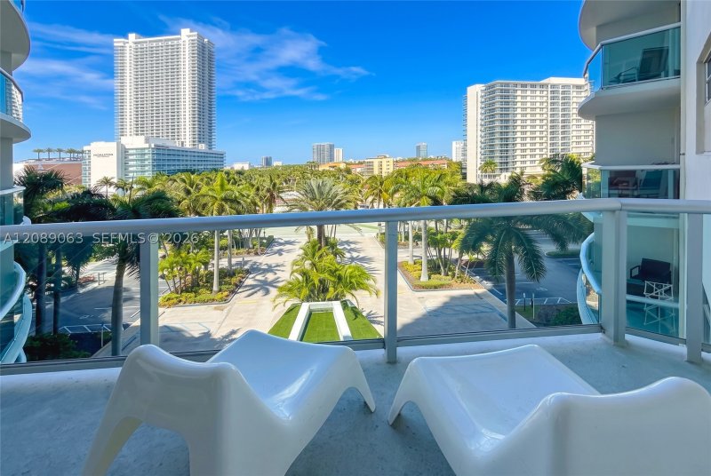 Condo for sale at Tides Hollywood Beach 6S
