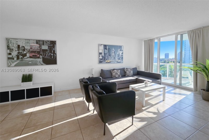 Condo for sale at Tides Hollywood Beach 6S
