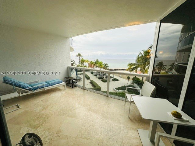 Comprar apartamento no Ocean Three 604