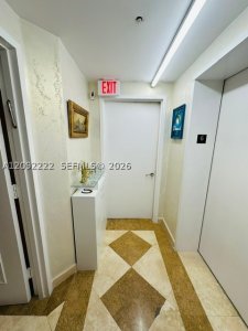 Comprar apartamento no Ocean Three 604