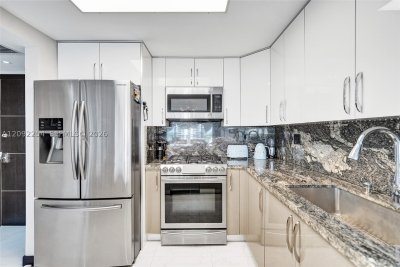 Comprar apartamento no Parker Plaza Estates 701