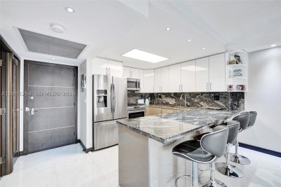 Comprar apartamento no Parker Plaza Estates 701