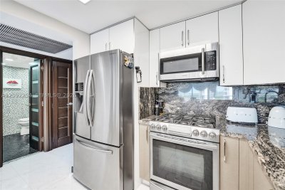 Comprar apartamento no Parker Plaza Estates 701