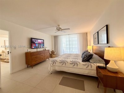 Comprar apartamento no East Point Towers 719