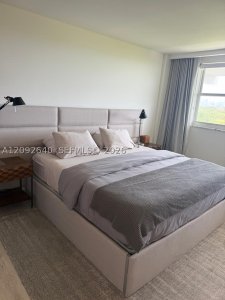 Aluguel de apartamento no Commodore Club East 812