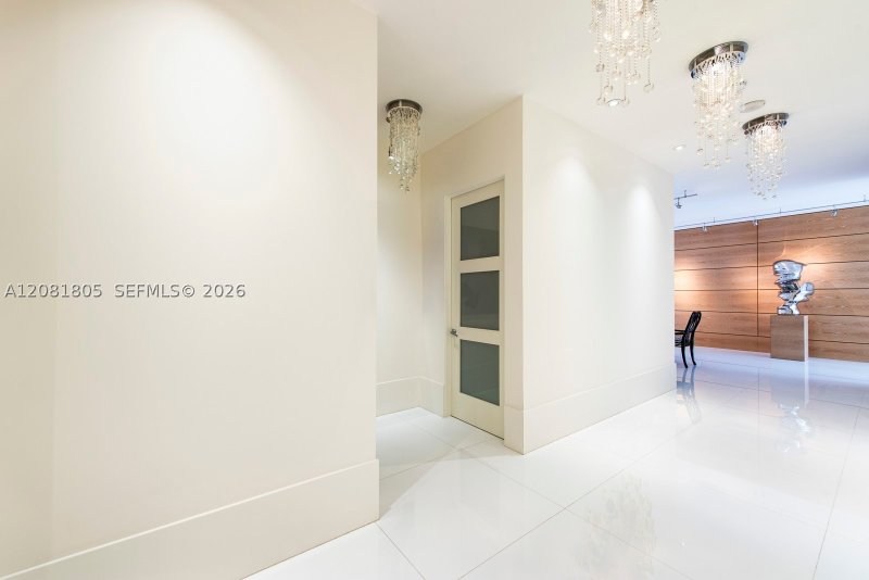 Comprar apartamento en Grove at Grand Bay 1601S