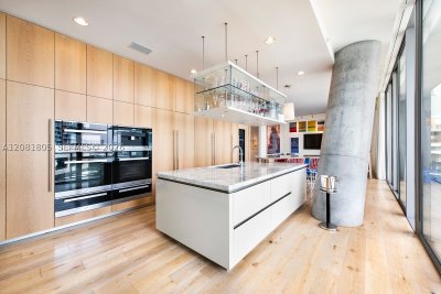 Comprar apartamento en Grove at Grand Bay 1601S