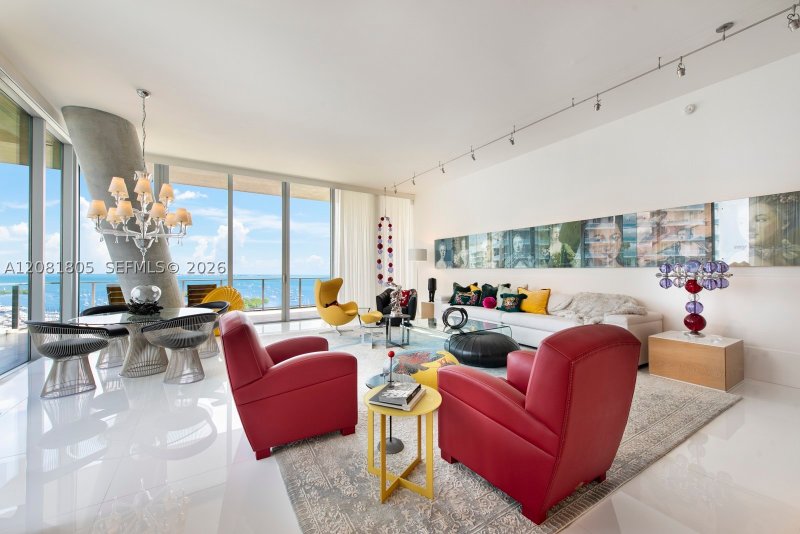 Comprar apartamento en Grove at Grand Bay 1601S