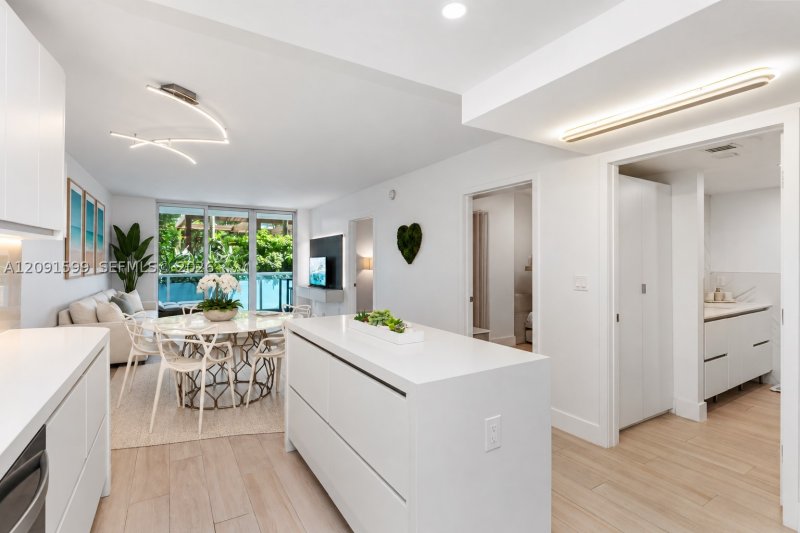 Condo for sale at Roney Palace 318