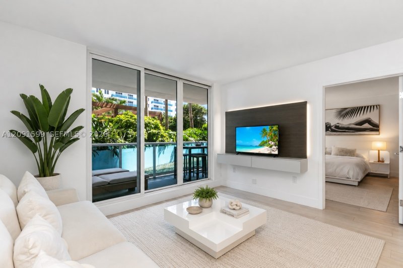 Condo for sale at Roney Palace 318
