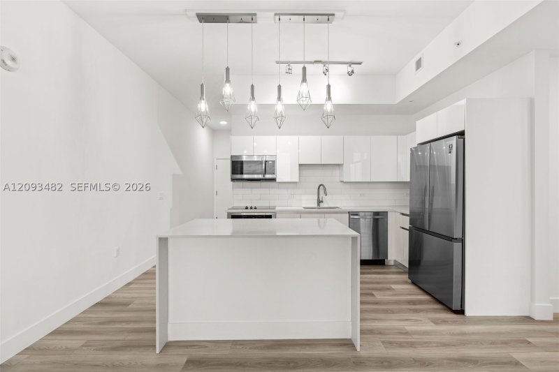 Apartment for rent at Mondrian Hallandale 1206