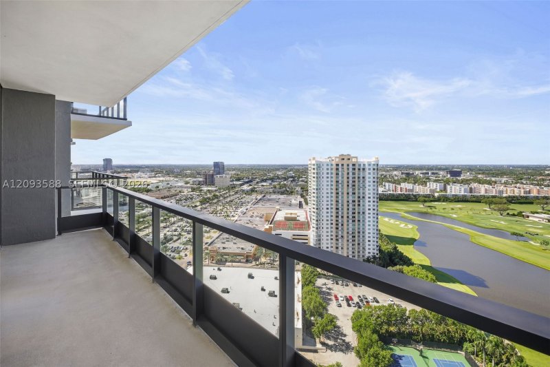 Apartment for rent at Mondrian Hallandale 1907