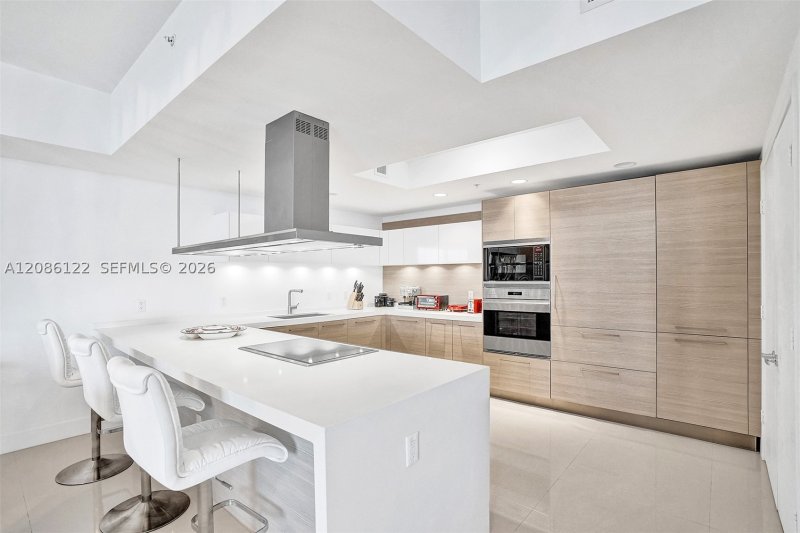 Comprar apartamento no Marina Palms Yacht Club 1207