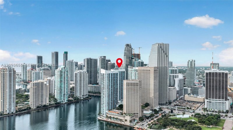 Comprar apartamento en One Miami East Tower 2320