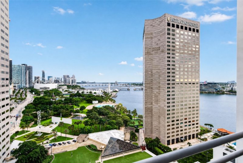 Comprar apartamento en One Miami East Tower 2320