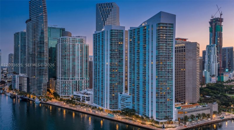 Comprar apartamento en One Miami East Tower 2320