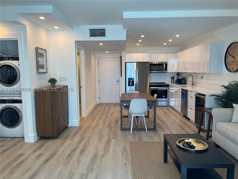 Apartment for rent at Roney Palace 342