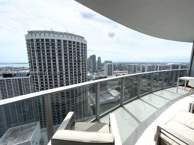 Comprar apartamento en Aria on The Bay 4602
