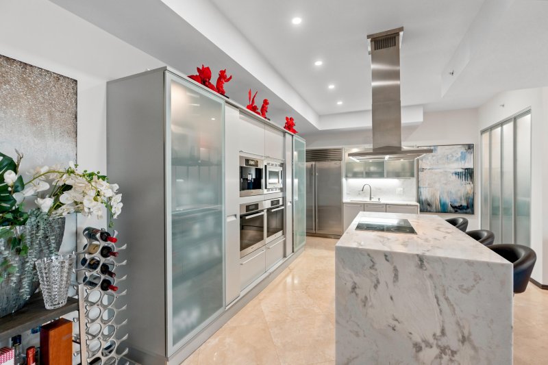 Comprar apartamento no Trump Royale 3704