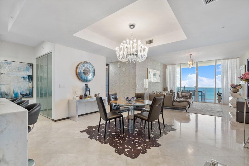 Comprar apartamento no Trump Royale 3704