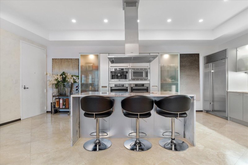 Comprar apartamento no Trump Royale 3704