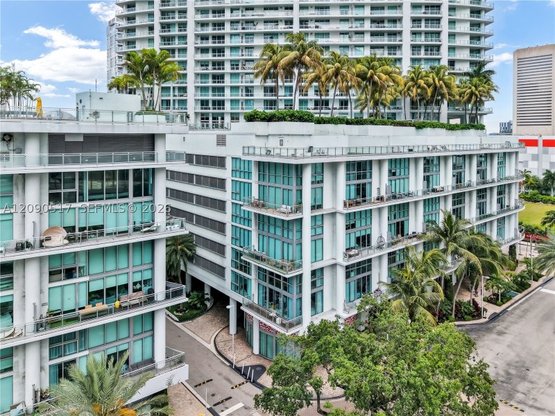 Condo for sale at The Ivy 308