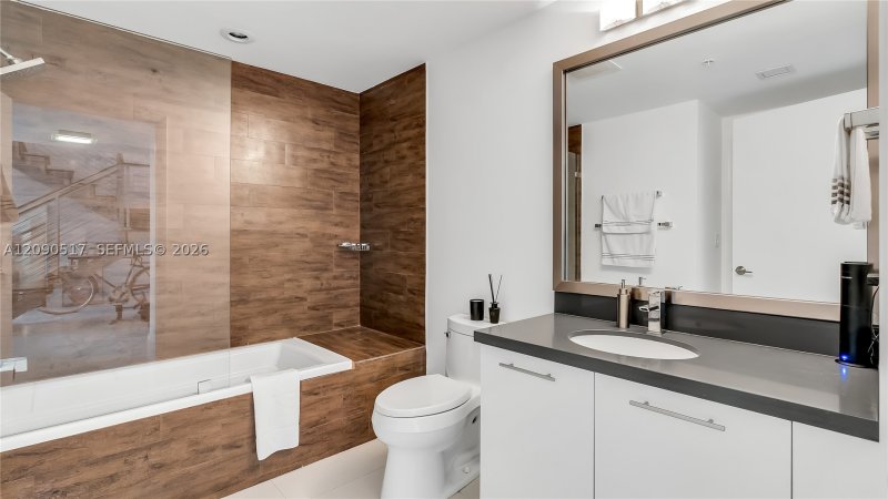 Condo for sale at The Ivy 308