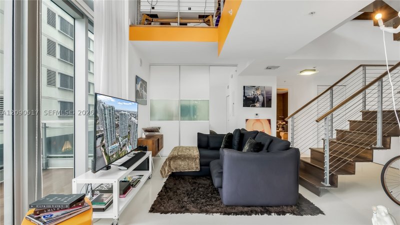 Condo for sale at The Ivy 308