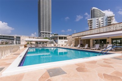Comprar apartamento no Imperial Towers 609