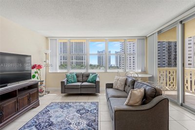 Comprar apartamento no Imperial Towers 609