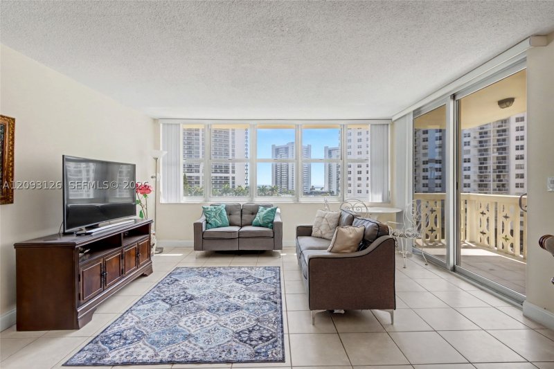 Condo for sale at Imperial Towers 609