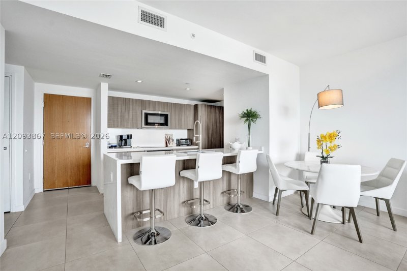 Comprar apartamento no Tiffany House 1212