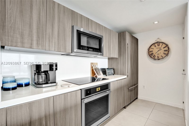 Comprar apartamento no Tiffany House 1212