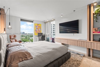 Comprar apartamento en South Tower at The Point 1703