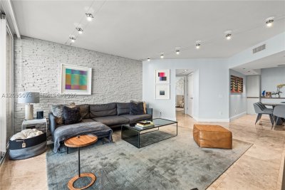 Comprar apartamento en South Tower at The Point 1703