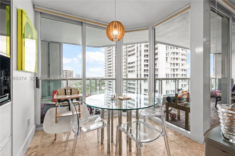 Comprar apartamento en South Tower at The Point 1703