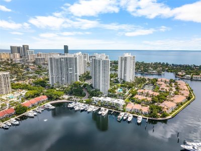 Comprar apartamento en South Tower at The Point 1703