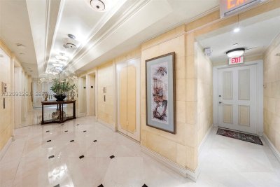 Comprar apartamento no Acqualina Resort & Spa 4103