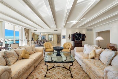 Comprar apartamento no Acqualina Resort & Spa 4103
