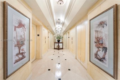 Comprar apartamento no Acqualina Resort & Spa 4103