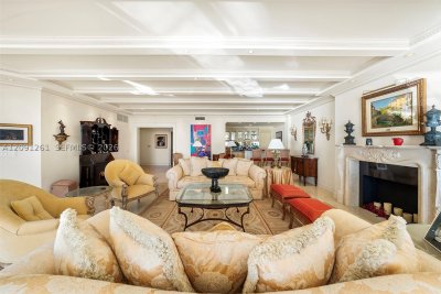 Comprar apartamento no Acqualina Resort & Spa 4103
