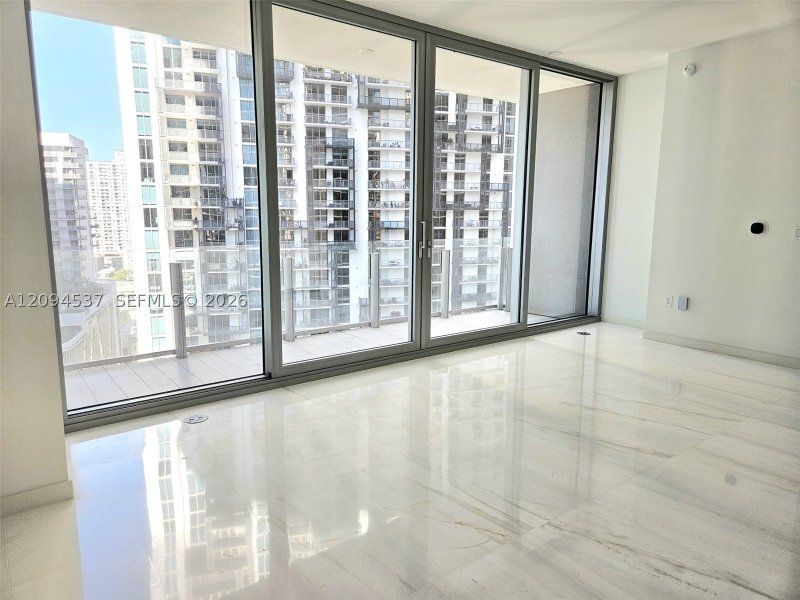 Alquiler de apartamento en Aston Martin Residences 2208W