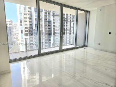 Aluguel de apartamento no Aston Martin Residences 2208W